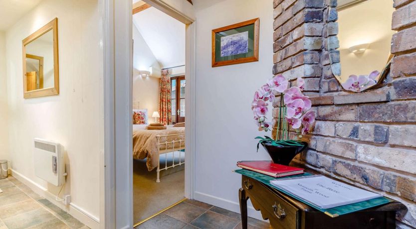 Photo of 1 Bed in Leighton