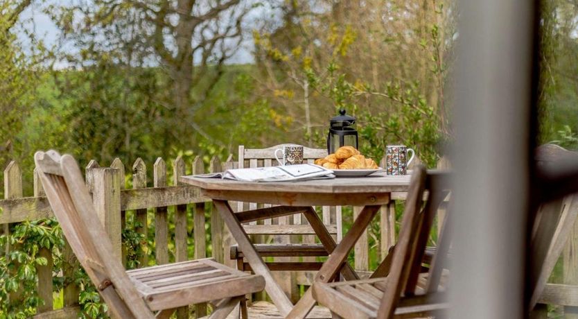 Photo of 1 Bed in Leighton