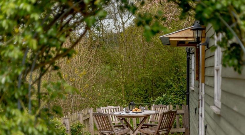 Photo of 1 Bed in Leighton