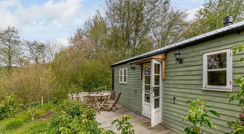 Photo of 1 Bed in Leighton