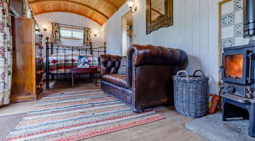 Photo of 1 Bed in Leighton