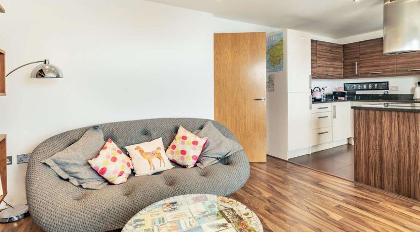 Photo of 2 Bed in Tenby