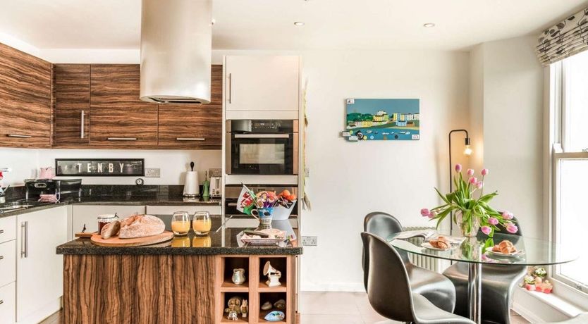 Photo of 2 Bed in Tenby