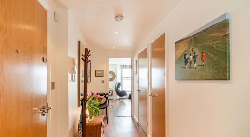 Photo of 2 Bed in Tenby