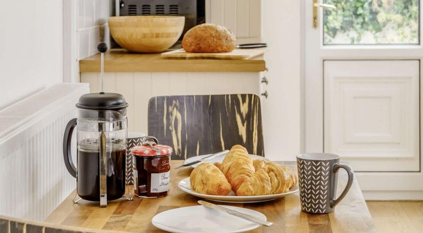 Photo of 5 Bed in Tenby