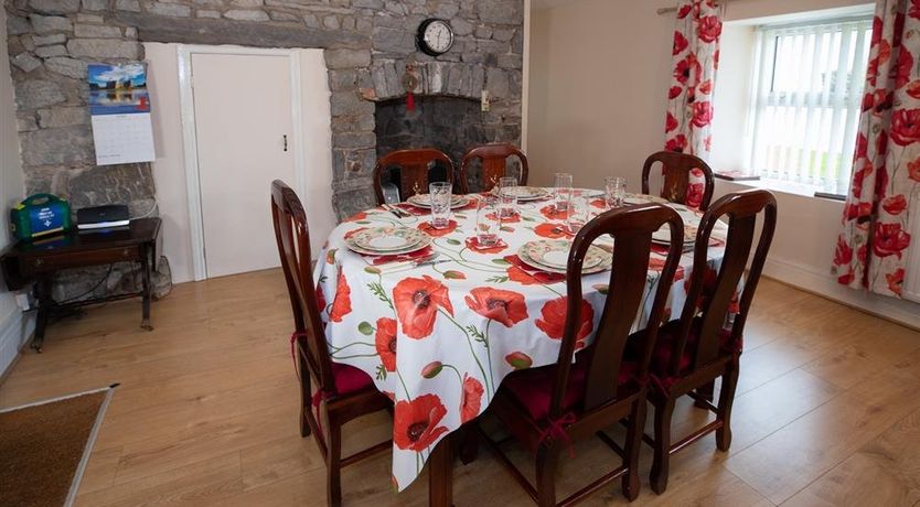 Photo of 3 Bed in Lydstep