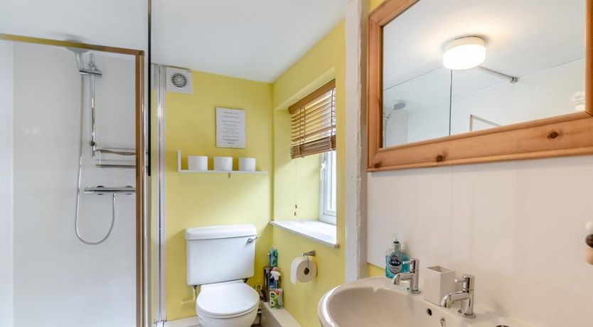 Photo of 2 Bed in Cosheston