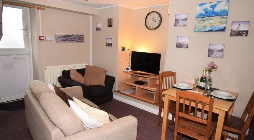 Photo of in Cosheston (FB060)