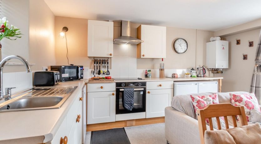 Photo of 2 Bed in Cosheston