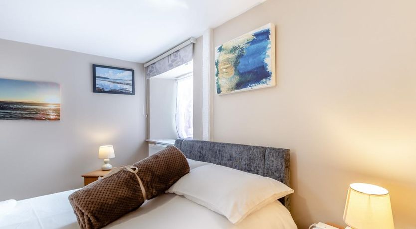 Photo of 2 Bed in Cosheston