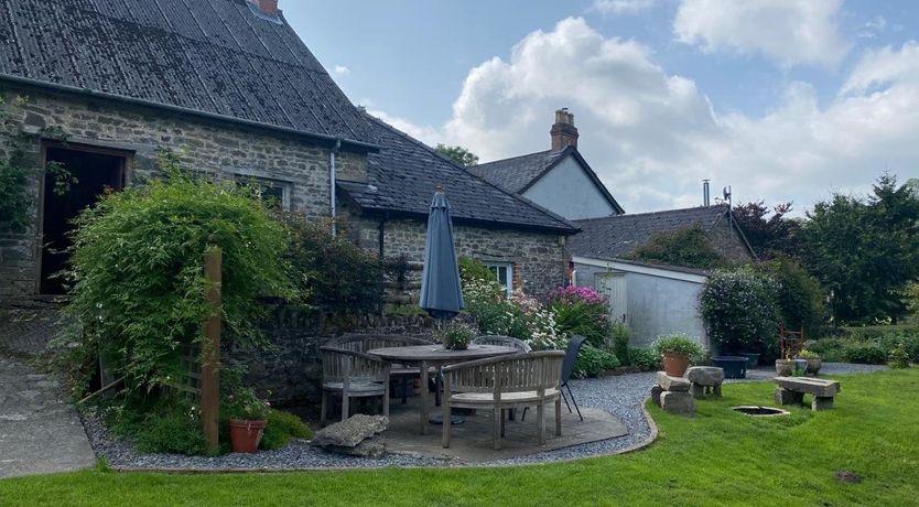 Photo of 1 Bed in Lower Chapel