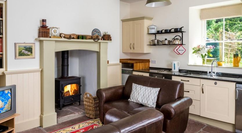 Photo of 1 Bed in Lower Chapel