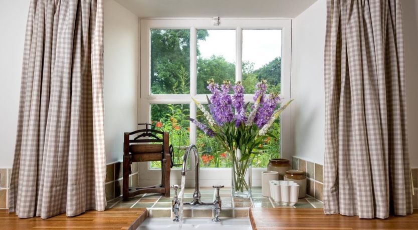 Photo of 1 Bed in Lower Chapel