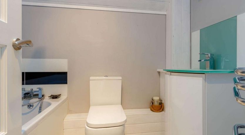 Photo of 3 Bed in South Cerney