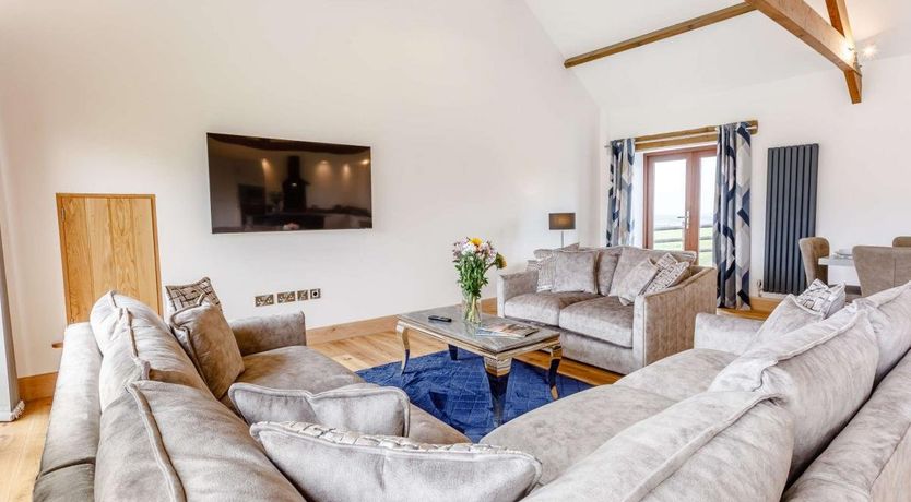 Photo of 4 Bed in Hartland