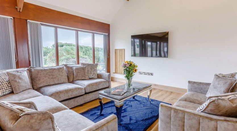 Photo of 4 Bed in Hartland