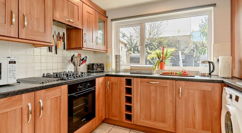 Photo of 3 Bed in Tenby