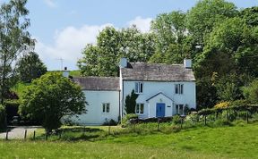 Photo of in Coniston Water  (SZ600)