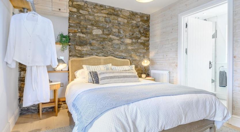 Photo of 2 Bed in Southerndown