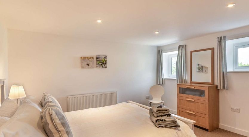 Photo of 1 Bed in Cilgerran