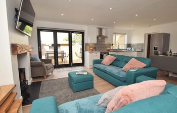 4 Bed in Chathill Holiday Cottage