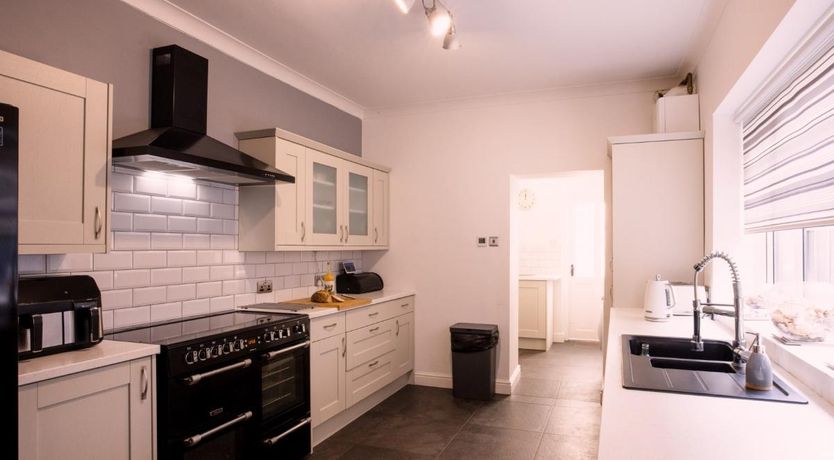 Photo of 5 Bed in Hunstanton