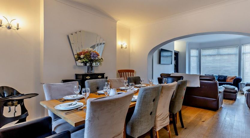 Photo of 5 Bed in Hunstanton