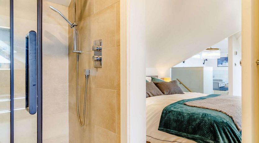 Photo of 4 Bed in Newquay