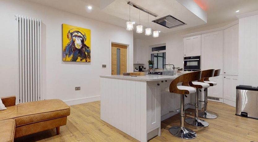 Photo of 4 Bed in Newquay