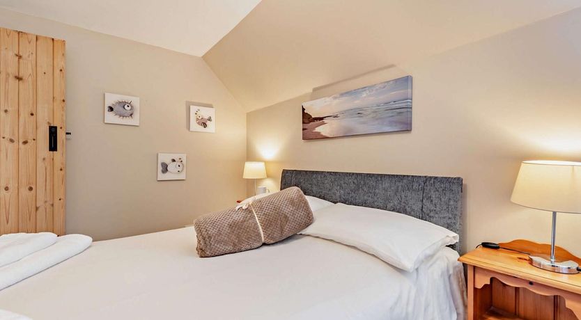 Photo of 2 Bed in Cosheston
