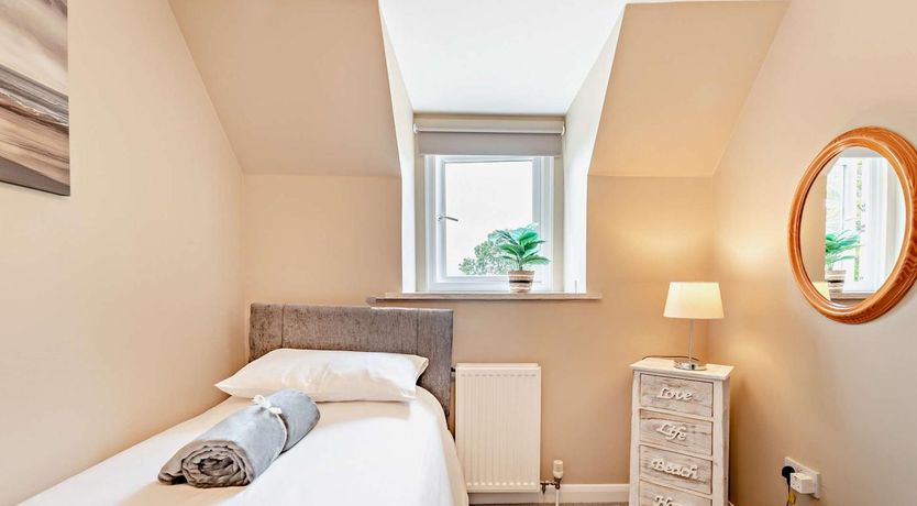 Photo of 2 Bed in Cosheston