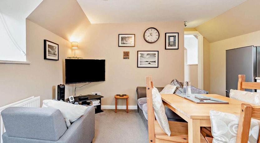 Photo of 2 Bed in Cosheston