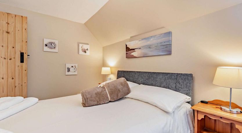 Photo of 2 Bed in Cosheston