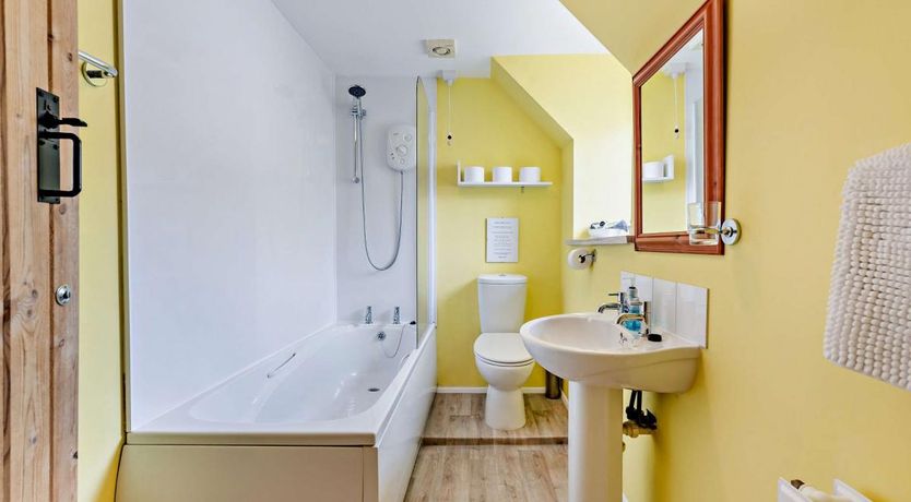 Photo of 2 Bed in Cosheston