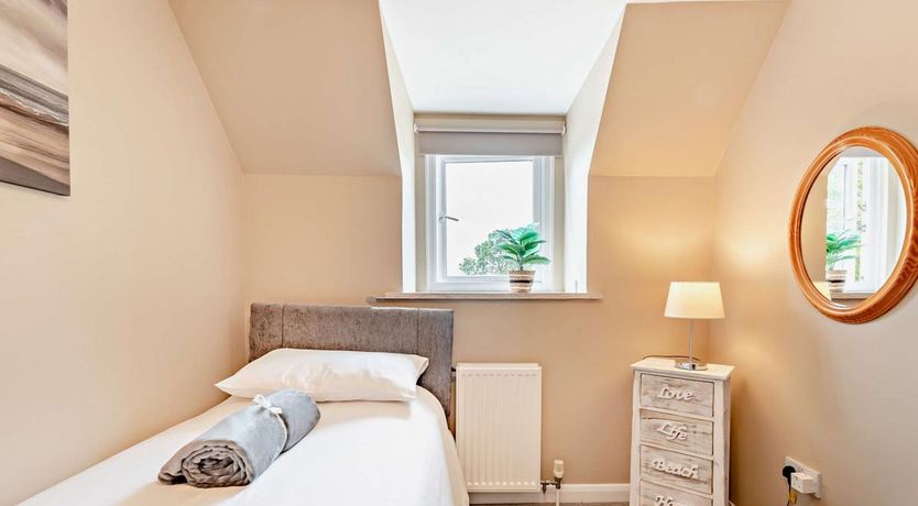 Photo of 2 Bed in Cosheston