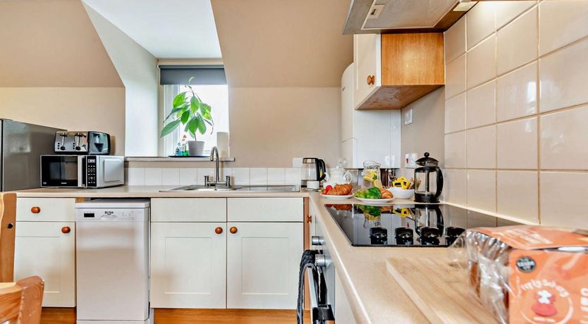 Photo of 2 Bed in Cosheston