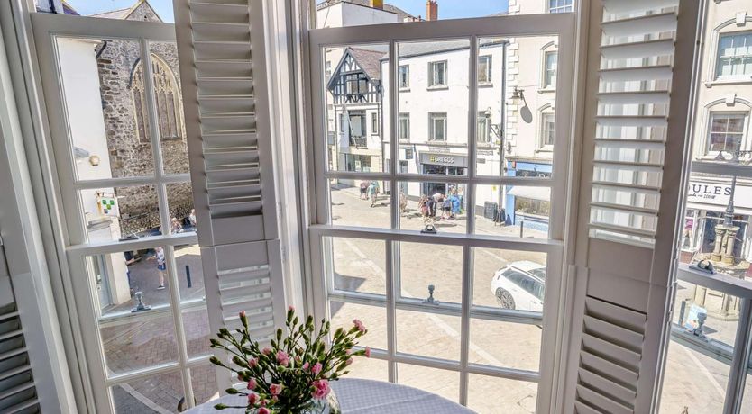 Photo of 1 Bed in Tenby