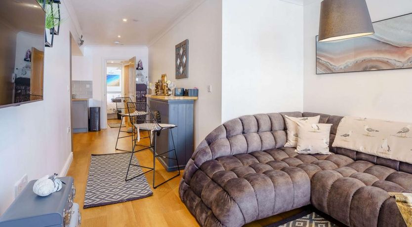 Photo of 1 Bed in Tenby