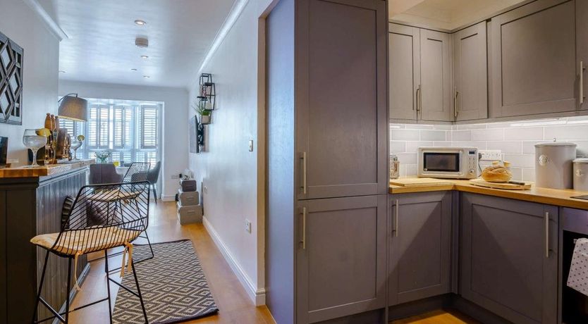 Photo of 1 Bed in Tenby