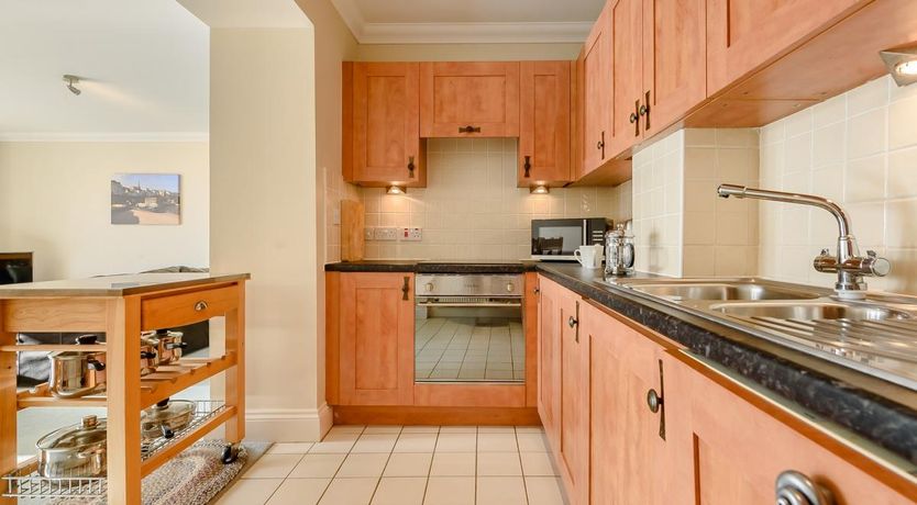 Photo of 2 Bed in Tenby