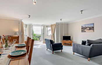 2 Bed in Tenby Apartment