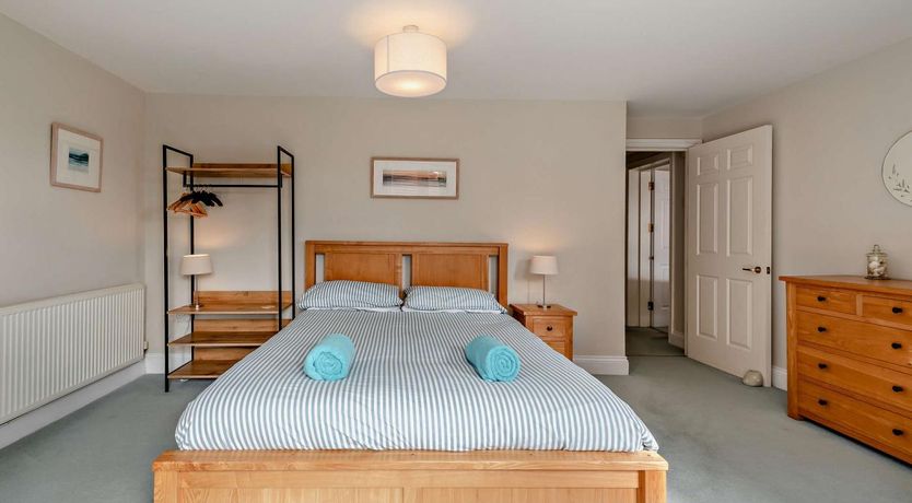 Photo of 2 Bed in Tenby