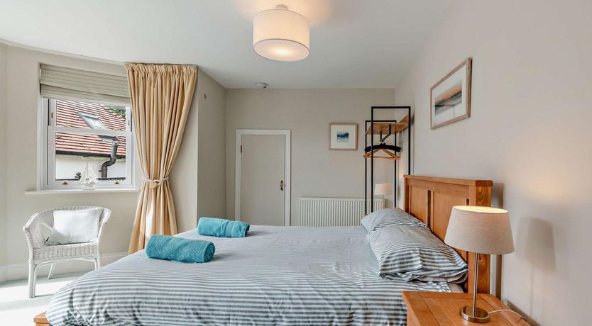 Photo of 2 Bed in Tenby