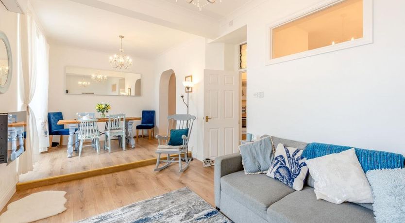 Photo of 2 Bed in Tenby