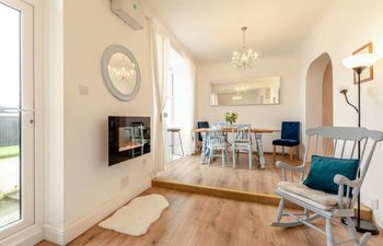 2 Bed in Tenby Apartment