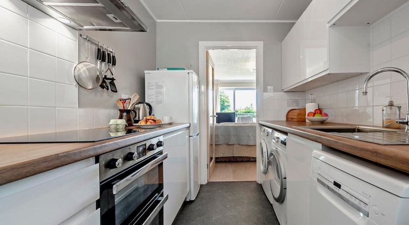 Photo of 2 Bed in Tenby