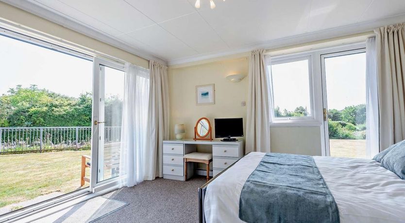 Photo of 2 Bed in Tenby