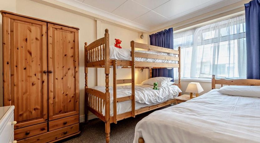 Photo of 2 Bed in Tenby