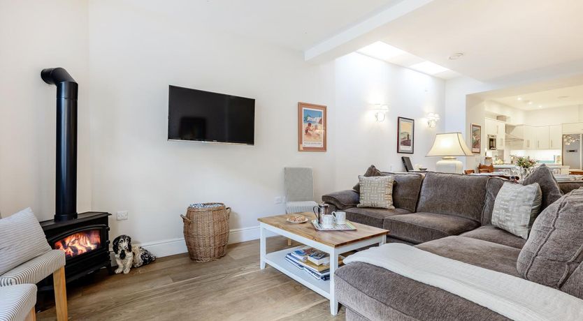 Photo of 5 Bed in Tenby