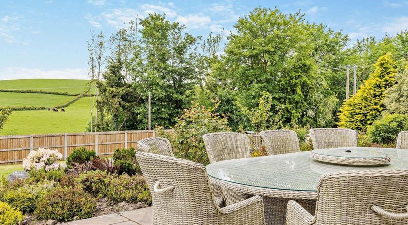 Photo of 5 Bed in Llanynis